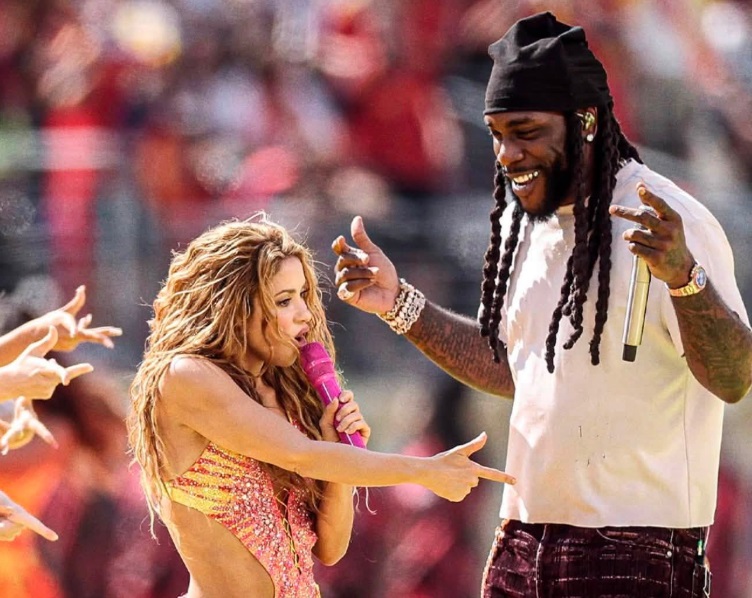 Burna Boy faz história no primeiro halftime show de uma final do Mundial